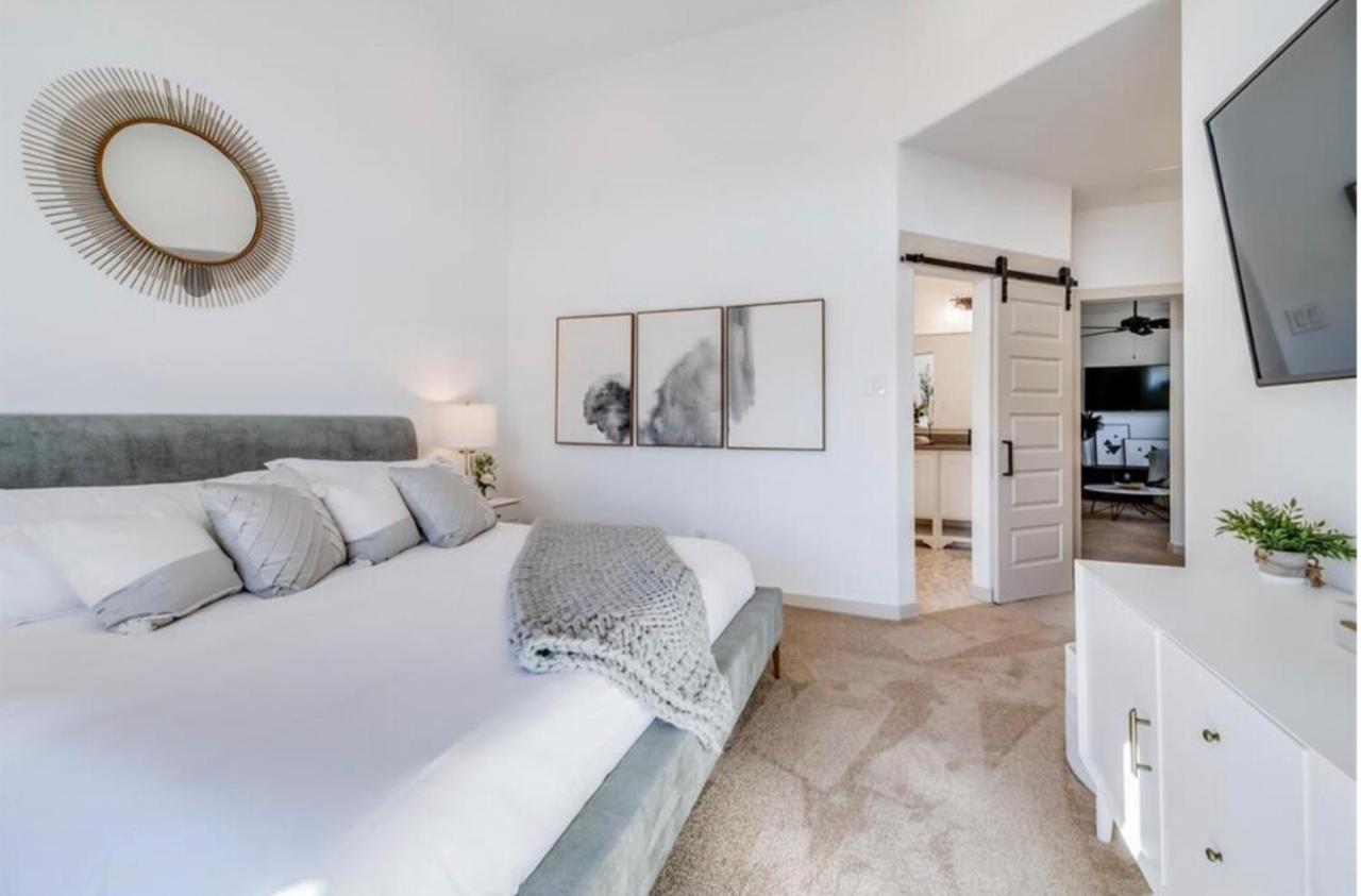 Stylish Townhome Near At&T Stadium, Globe Life, Six Flags & More Arlington Ngoại thất bức ảnh