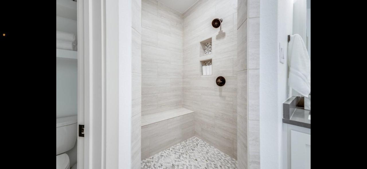 Stylish Townhome Near At&T Stadium, Globe Life, Six Flags & More Arlington Ngoại thất bức ảnh
