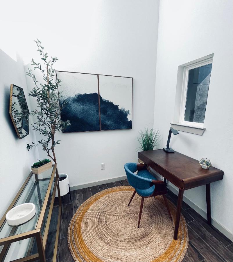 Stylish Townhome Near At&T Stadium, Globe Life, Six Flags & More Arlington Ngoại thất bức ảnh